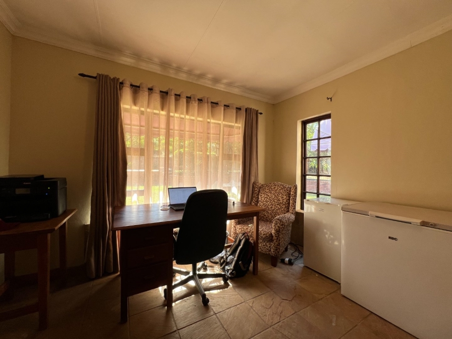 Commercial Property for Sale in Melodie North West